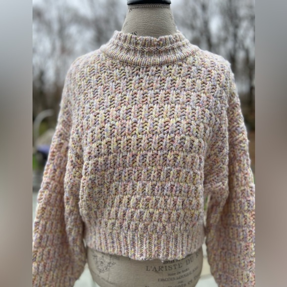 Universal Thread Sweaters - Pre-worn excellent condition Women’s Universal Thread Chunky Crew Knit …